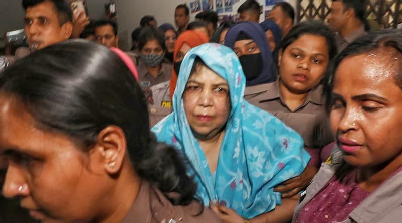 হুড়োহুড়িতে আদালতের সিঁড়িতে পড়ে গেলেন শিরীন শারমিন চৌধুরী