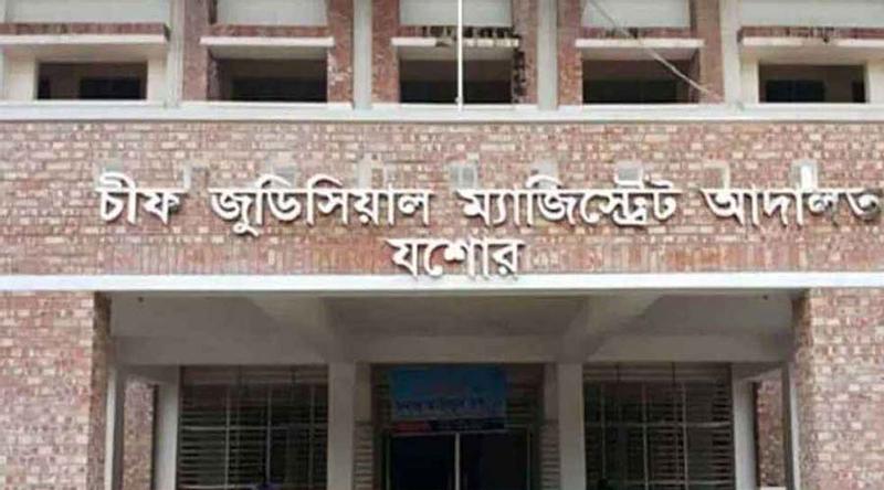অনলাইন জুয়া ও পর্নোগ্রাফিতে আসক্ত ছেলের বিরুদ্ধে বাবার মামলা