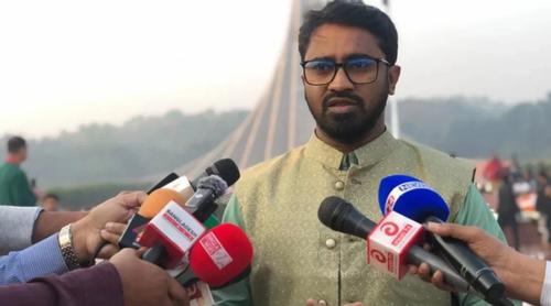 ‘কেউ ব্যক্তিগতভাবে আক্রমণ করলে তাকে চুমু দিবো, এমন সুশীল ব্যক্তি আমি না’