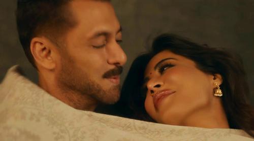 ভালোবাসা দিবসে সালমান-চিত্রাঙ্গদার মিউজিক ভিডিও প্রকাশ