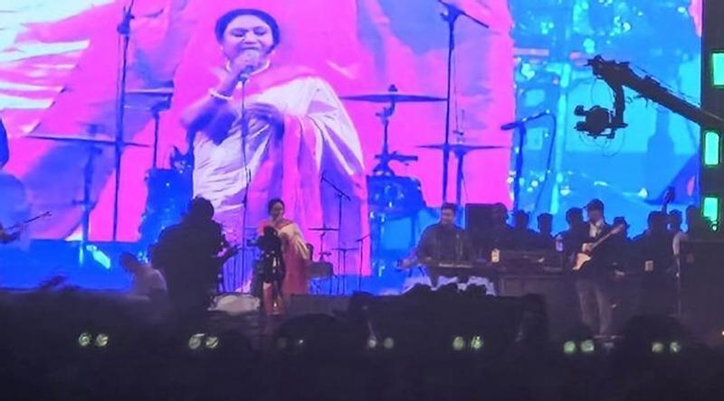 মানিক মিয়া অ্যাভিনিউয়ে চলছে ‘সবার আগে বাংলাদেশ’ কনসার্ট