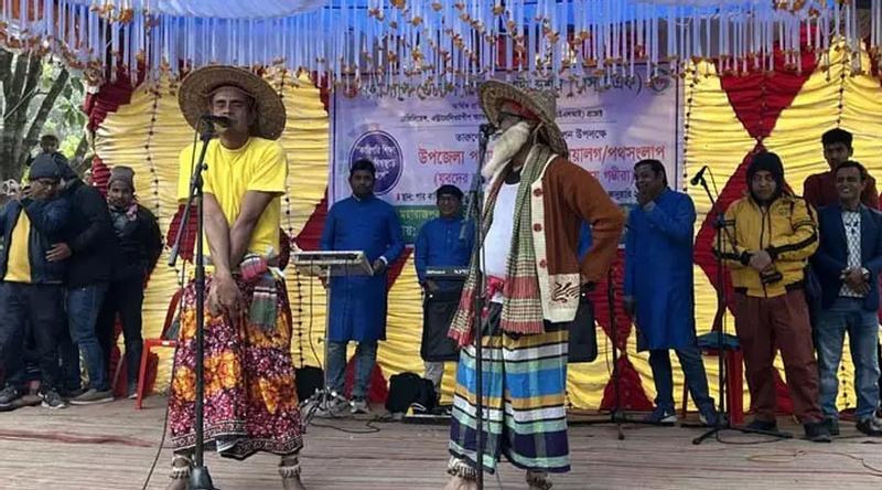 চাঁপাইনবাবগঞ্জে যুবকদের সচেতনতা বৃদ্ধিতে গম্ভীরা গানের আসর