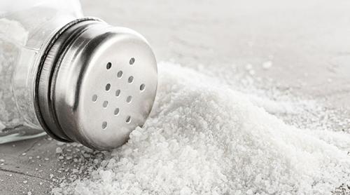 লবণ নিয়ে ভ্রান্ত ধারণা, কারা কম খাবেন