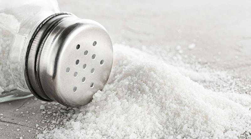 লবণ নিয়ে ভ্রান্ত ধারণা, কারা কম খাবেন