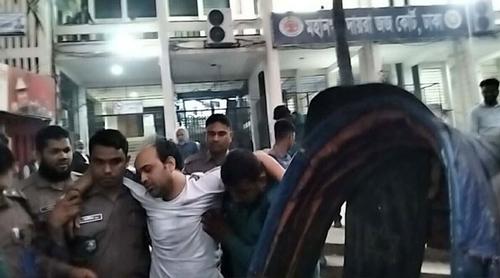 হাসপাতালে চিকিৎসা শেষে হাজতখানায় ইভ্যালির রাসেল