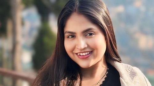 মহুয়া রায়চৌধুরীর জীবনী ছবিতে গান গাইবেন ও অভিনয়ও করবেন দেবলীনা!