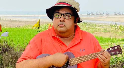 আজ অভিনেতা ও গায়ক আনন্দ খালেদের জন্মদিন