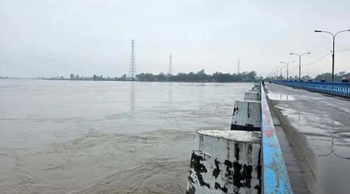 টানা কয়েকদিনের ভারী বৃষ্টি ও উজানের ঢলে তিস্তার পানি বিপৎসীমার ওপরে