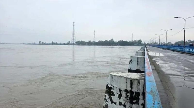 টানা কয়েকদিনের ভারী বৃষ্টি ও উজানের ঢলে তিস্তার পানি বিপৎসীমার ওপরে