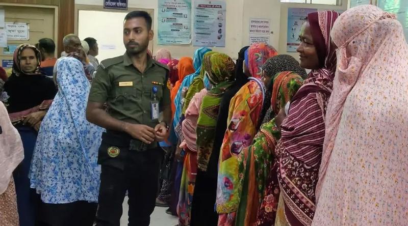 হাসপাতালের নিরাপত্তার দায়িত্বে থাকা আনসার সদস্য ভুগছেন নিরাপত্তাহীনতায়