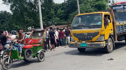 পরীক্ষা শেষে ফেরার পথে সড়ক দুর্ঘটনায় প্রাণ গেল দুই এইচএসসি পরীক্ষার্থীর