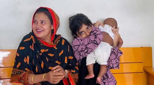 ১১ বছর বয়সে প্রেম, ১৩তেই মা