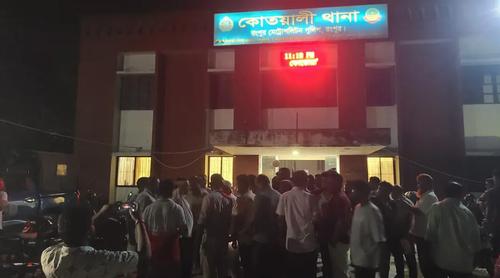 থানার ভেতরে স্বেচ্ছাসেবক দল নেতাকে পেটানোর অভিযোগ, ৩ পুলিশ সদস্য ক্লোজড