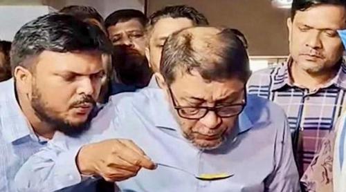 বিষয়টি ভাইরাল হবে বুঝতে পারিনি: স্বাস্থ্যমন্ত্রীর চামচে ফুঁ দেওয়া সেই চিকিৎসক
