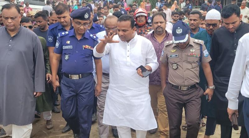 দৌলতদিয়া ফেরিঘাটে আবারও বাসডুবির ঘটনা তদন্তে ২টি কমিটি গঠন