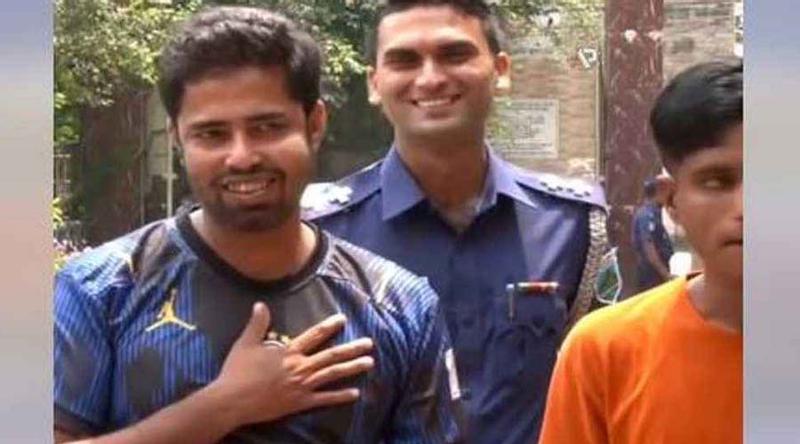 প্রিয় দল ব্রাজিলের ইজ্জত বাঁচাতে ‘প্রাণপণ’ চেষ্টায় ডাকাত
