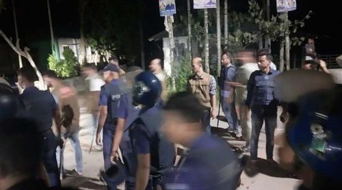 মাইকে ঘোষণা দিয়ে ছাত্রদলের ওপর আ.লীগের হামলা, মোটরসাইকেলে আগুন