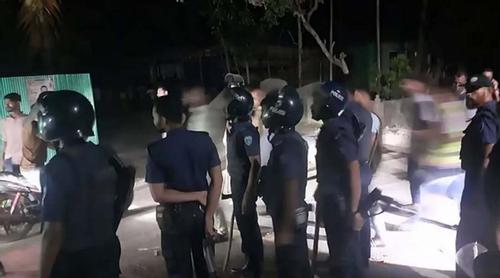 নোয়াখালীতে বিএনপি ও আওয়ামী লীগের সংঘর্ষ: কার্যালয় ও মোটরসাইকেলে আগুন