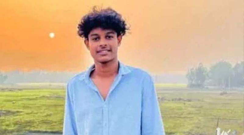 প্রিয় দল ব্রাজিলের পতাকা লাগানোর সময় বিদ্যুতায়িত হয়ে না ফেরার দেশে তরুণ