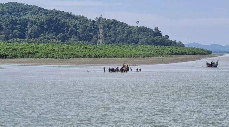 নাফ নদী থেকে ৭ জেলেকে ধরে নিয়ে গেল আরাকান আর্মি