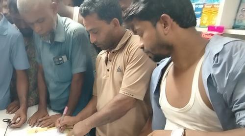 ‘চাঁদা দাবির’ অভিযোগে বিএনপির দুই নেতাকে গণপিটুনি