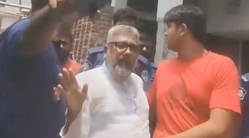 কার্যক্রম নিষিদ্ধ আ.লীগের নেতাকে পুলিশের কাছ থেকে ছিনিয়ে নিলো নেতাকর্মীরা