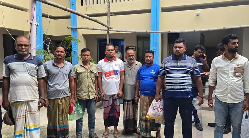 আ. লীগ নেতাকে ছিনিয়ে নেওয়ার ঘটনায় মামলা, গ্রেপ্তার ৮