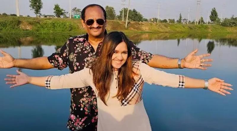 সেই মুশতাকের বাগানবাড়িতে আইডিয়াল কলেজ ছাত্রীদের শিক্ষাসফর!