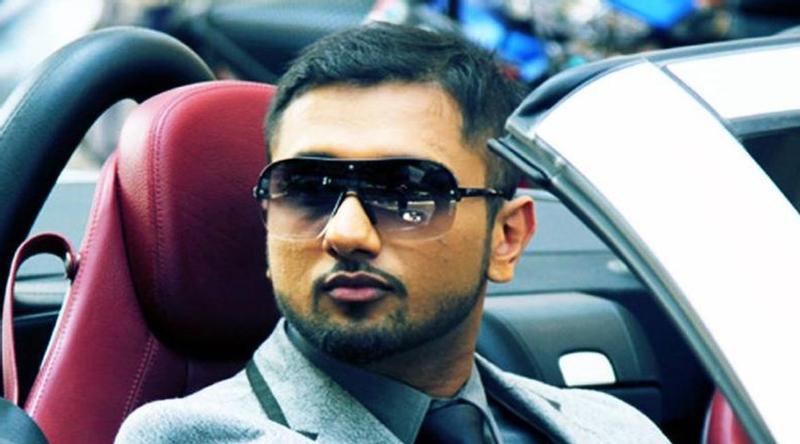 দুবাইয়ে আটকা পড়েছেন হানি সিং!