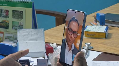 এবার সিলেটের আরেক হাসপাতালে স্বাস্থ্য প্রতিমন্ত্রীর ঝটিকা সফর! ভিডিও কলেই হাজিরা খাতা তলব