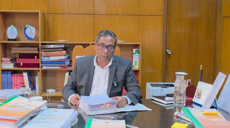 ছুটির দিনে মন্ত্রণালয়ের ফাইল খুলে 'ভুয়া ডাক্তার তৈরির কারখানা' দেখে যা বললেন স্বাস্থ্য প্রতিমন্ত্রী!