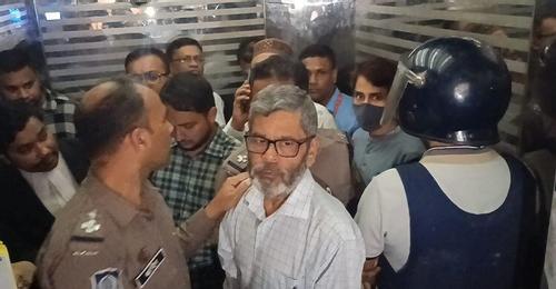 সাংবাদিক শওকত মাহমুদ আরও এক মামলায় গ্রেপ্তার