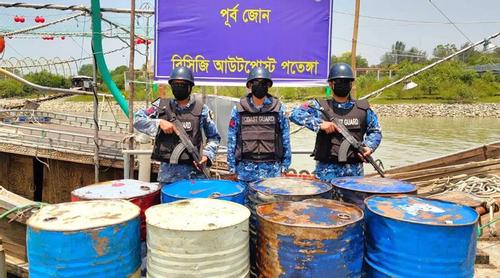 চট্টগ্রামের পতেঙ্গা থেকে আড়াই লাখ টাকার ভোজ্যতেল জব্দ