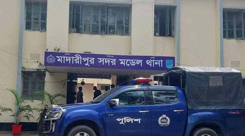 মাদারীপুরে একই পরিবারের ৩ জনের মরদেহ উদ্ধার