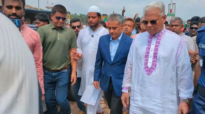 আপনারা যারা রাজনীতি করেন তাদের কোনো কোয়ালিটি নাই