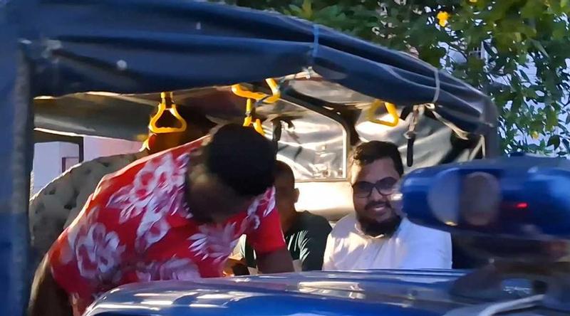 ঝিনাইদহে সংবাদ সম্মেলন এসে এনসিপি নেতা তারেক রেজা গ্রেপ্তার