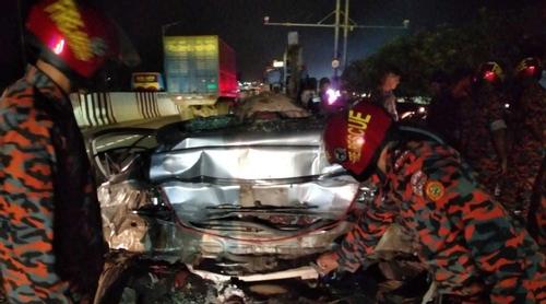 ঢাকা-মাওয়া এক্সপ্রেসওয়েতে ২ ট্রাকের সংঘর্ষে নিহত ১