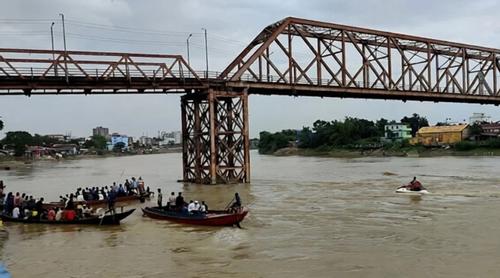 সিলেটে ঢল ও টানা বৃষ্টিতে বাড়ছে নদ-নদীর পানি