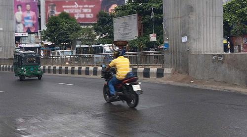 আজ ঢাকার বাতাসে স্বস্তির খবর