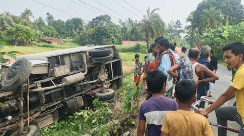 সাতক্ষীরায় পিকআপ-মোটরসাইকেল সংঘর্ষে নিহত ২