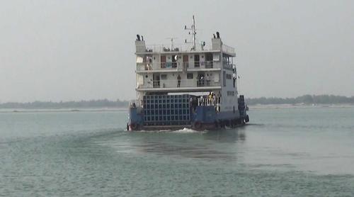 পাটুরিয়া-দৌলতদিয়া রুটে ফেরি চলাচল স্বাভাবিক
