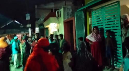 খুলনায় একই ঘরের ট্রাংক-খাট-ওয়ারড্রব থেকে নানি ও দুই না‌তির মরদেহ উদ্ধার