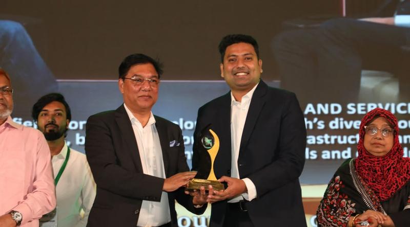 ‘বাংলাদেশ পর্যটন পুরস্কার ২০২৬’ পেলেন সাংবাদিক নাঈম আবির