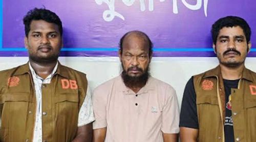 ২৪ মামলার আসামি ‘গাঁজা মনির’ ৩০০ ইয়াবাসহ ধরা