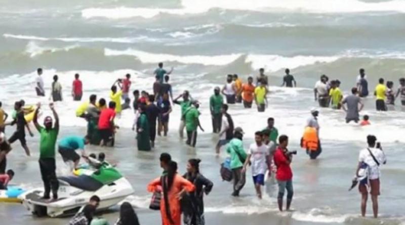 কক্সবাজারের হিমছড়ি সৈকতে গোসলে নেমে ৩ পর্যটকের মৃত্যু