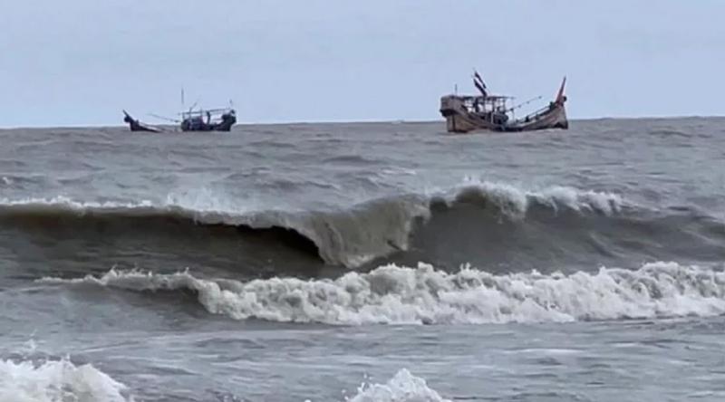 দেশের ১১ অঞ্চলে ঝড়-বৃষ্টির শঙ্কা, নদীবন্দরে সতর্ক সংকেত