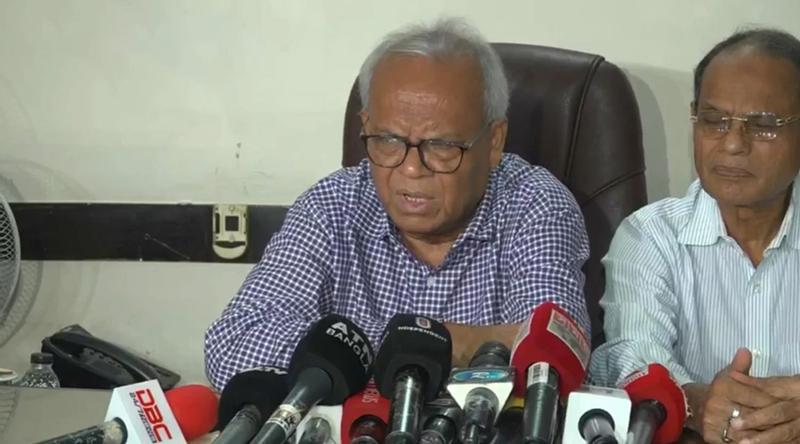 বিরোধী দল ভুল ত্রুটি ধরিয়ে দেয়ার বদলে ভিন্ন পন্থা বেছে নিচ্ছে: রিজভী