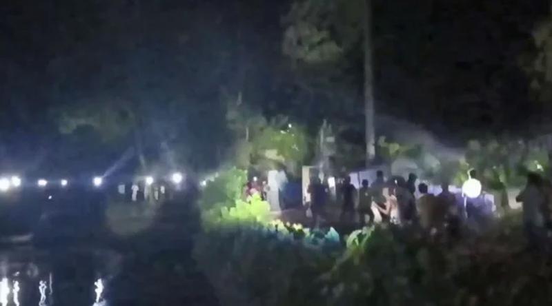 ব্রাহ্মণবাড়িয়ায় টর্চ জ্বালিয়ে দুই গ্রামবাসীর সংঘর্ষ, আহত ২৫