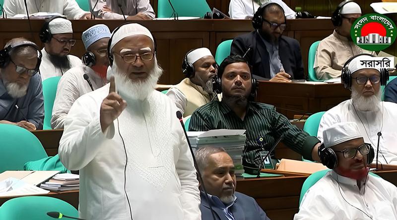 চোর-লুটেরা পালায়, সৎ মানুষ পালায় না: সংসদে জামায়াত আমির