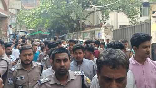 হাসিনার জন্মদিনের কেক কাটতে গিয়ে গ্রেপ্তার ১৫ নিষিদ্ধ ছাত্রলীগ কর্মী রিমান্ডে